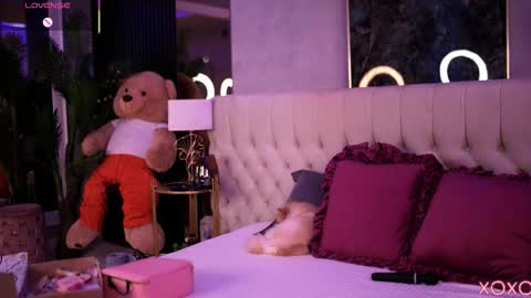 Snapshot of sashaferrera chatting on 1, 11, 2025 Dennise online show from 1, 11, 2025