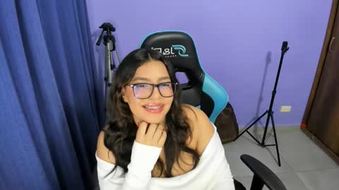Snapshot of sashanova21 chatting on 22, 12, 2025 sashanova21 online show from 22, 12, 2025