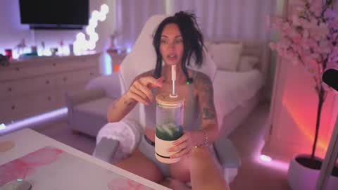 sashawest_official online show from 27, 7, 2026