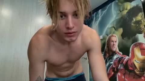 Snapshot of sashenkka chatting on 18, 6, 2026 Sasha -- online show from 18, 6, 2026