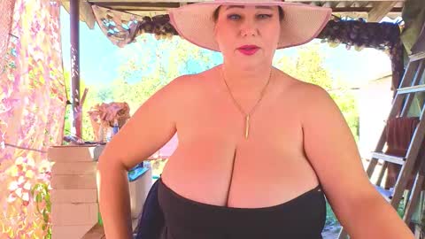 Snapshot of sassy_seasons chatting on 15, 9, 2025 sassy_seasons online show from 15, 9, 2025