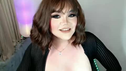 sassy_vivits online show from 7, 5, 2026