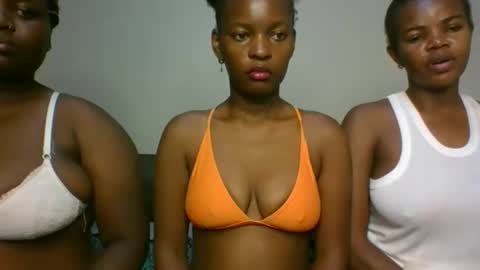 sassybrown25 online show from 17, 12, 2025