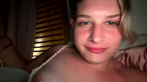 sassysquirtsmmm online show from 26, 3, 2026