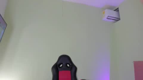 Snapshot of sasuke_uchiha12 chatting on 20, 2, 2025 Evans Williams online show from 20, 2, 2025