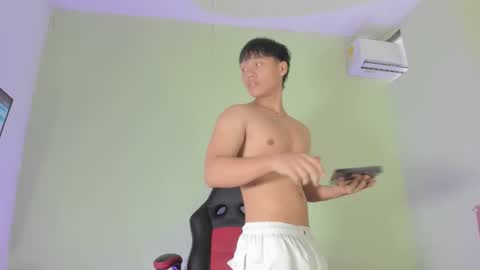 Snapshot of sasuke_uchiha12 chatting on 8, 3, 2025 Evans Williams online show from 8, 3, 2025