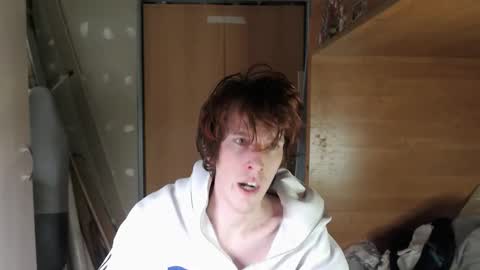 Snapshot of sat1sfaction chatting on 22, 10, 2025 Kristof online show from 22, 10, 2025