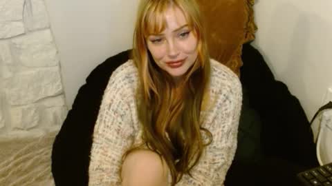 Snapshot of satrinarose chatting on 24, 11, 2025 Rose online show from 24, 11, 2025