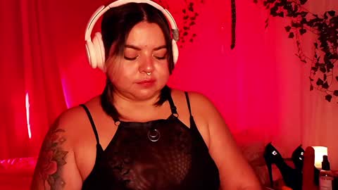 Snapshot of satyn_doll chatting on 20, 12, 2024 Gina George online show from 20, 12, 2024