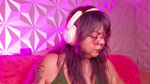 Gina George online show from 24, 10, 2025