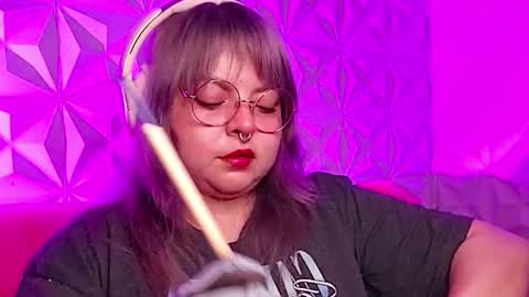 Gina George online show from 28, 10, 2025