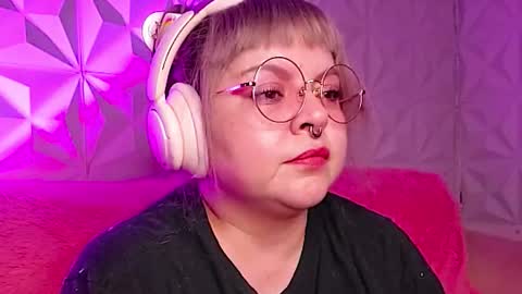 Gina George online show from 6, 11, 2025