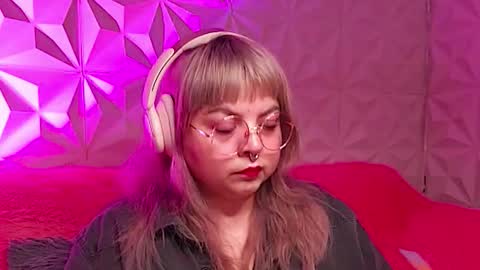 Gina George online show from 27, 11, 2025