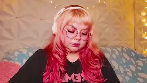 Snapshot of satyn_doll chatting on 1, 7, 2026 Gina George online show from 1, 7, 2026