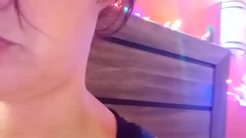 Snapshot of saucybear666 chatting on 15, 12, 2024 SnowBunny online show from 15, 12, 2024