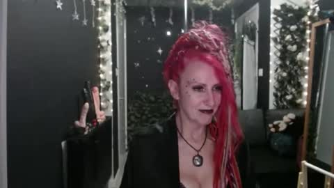 SaucySky online show from 12, 9, 2025