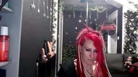 SaucySky online show from 2, 4, 2026