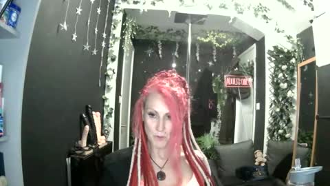 Snapshot of saucysky chatting on 4, 6, 2026 SaucySky online show from 4, 6, 2026