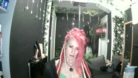 Snapshot of saucysky chatting on 9, 6, 2026 SaucySky online show from 9, 6, 2026