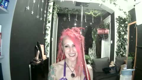 Snapshot of saucysky chatting on 10, 6, 2026 SaucySky online show from 10, 6, 2026