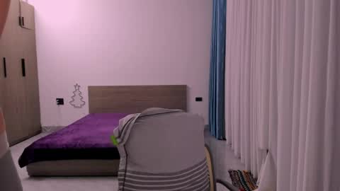 Snapshot of savak_hottie chatting on 4, 6, 2026 Savak Laakem online show from 4, 6, 2026