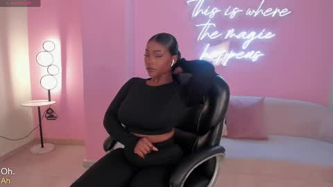 Snapshot of savannahstorm_ chatting on 28, 4, 2026 S a v a n n a h online show from 28, 4, 2026