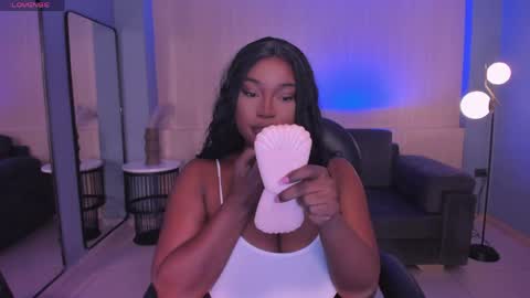 Snapshot of savannahstorm_ chatting on 8, 5, 2026 S a v a n n a h online show from 8, 5, 2026