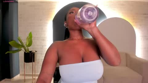 Snapshot of savannahstorm_ chatting on 29, 5, 2026 S a v a n n a h online show from 29, 5, 2026