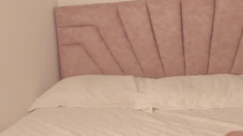 Savannahwildee online show from 24, 11, 2025