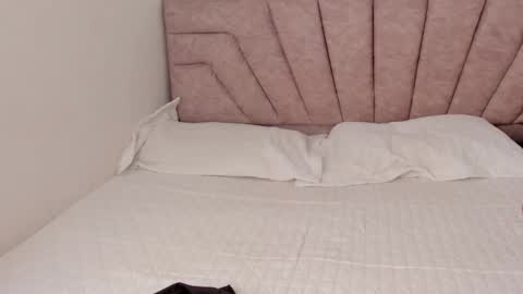 Savannahwildee online show from 4, 2, 2026