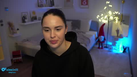 Snapshot of savvage_play chatting on 11, 12, 2024 Naomi online show from 11, 12, 2024