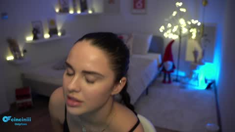 Snapshot of savvage_play chatting on 15, 12, 2024 Naomi online show from 15, 12, 2024