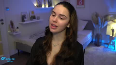 Snapshot of savvage_play chatting on 9, 1, 2025 Naomi online show from 9, 1, 2025