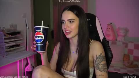 Snapshot of savvage_play chatting on 16, 11, 2025 Naomi online show from 16, 11, 2025