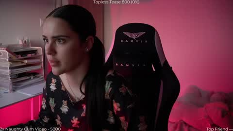 Naomi online show from 15, 4, 2026