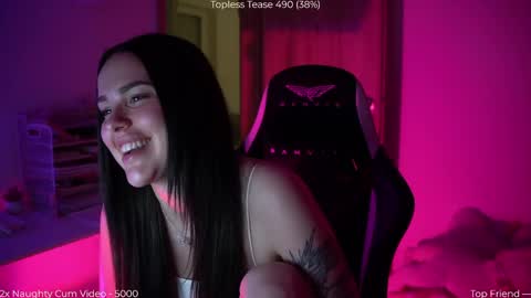 Snapshot of savvage_play chatting on 19, 4, 2026 Naomi online show from 19, 4, 2026