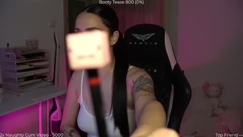 Snapshot of savvage_play chatting on 29, 4, 2026 Naomi online show from 29, 4, 2026