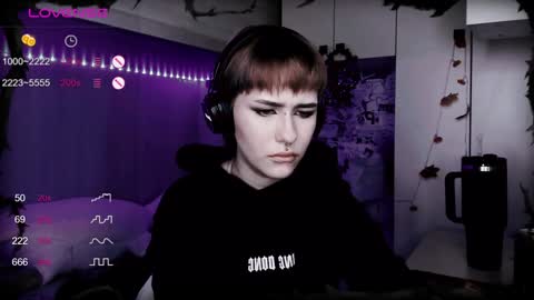 Snapshot of say_mary chatting on 7, 2, 2025 pronoun she. name Mary. age 21. online show from 7, 2, 2025