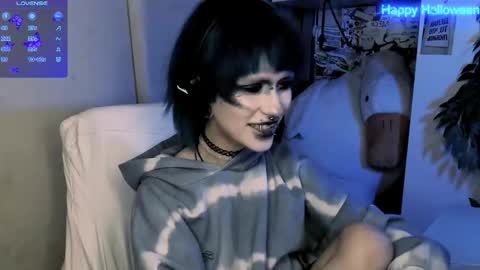 pronoun she. name Mary. age 21. online show from 1, 11, 2025