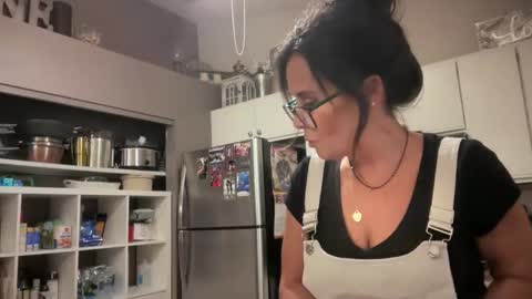 Good Girls Say Please...and Thank You online show from 12, 3, 2025