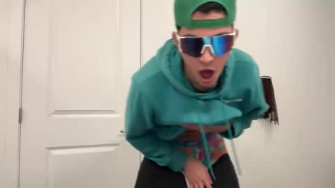 sbouchikh03 online show from 19, 12, 2025