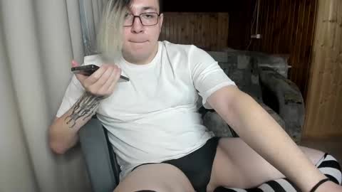 Snapshot of scandark chatting on 5, 1, 2025 scandark online show from 5, 1, 2025