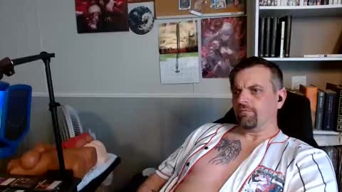 Snapshot of scarecrow2wm chatting on 23, 5, 2026 Kent Clark online show from 23, 5, 2026