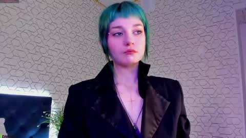 Snapshot of scarle_whisper chatting on 21, 4, 2026 Emmy online show from 21, 4, 2026