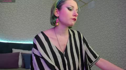 Snapshot of scarle_whisper chatting on 13, 5, 2026 Emmy online show from 13, 5, 2026