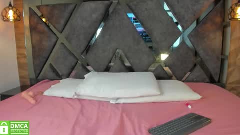 scarlet__jones_ online show from 20, 10, 2025