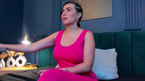 Scarlet Edwars online show from 26, 11, 2025