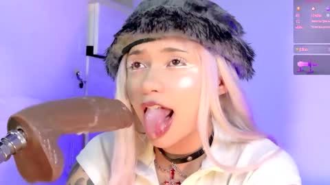 scarlet_gold online show from 20, 4, 2026