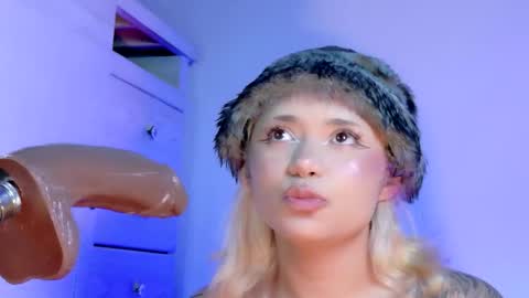 Snapshot of scarlet_gold chatting on 21, 4, 2026 scarlet_gold online show from 21, 4, 2026