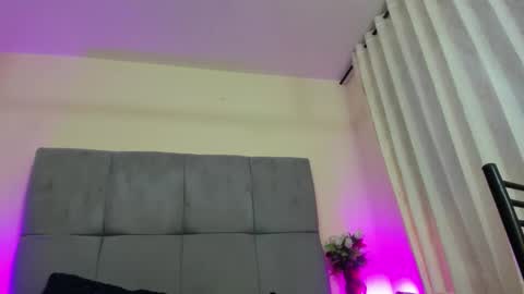 scarlet_hit online show from 10, 1, 2026